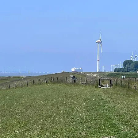 Am Deich Mit Kueche, Balkon Und Smart-tv Vakantiehuis