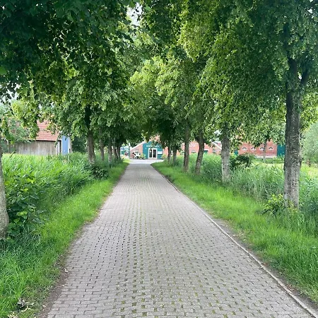 Am Deich Mit Kueche, Balkon Und Smart-tv Vakantiehuis *