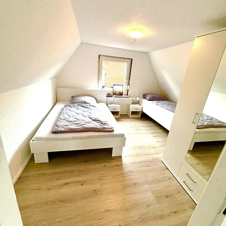 Vakantiehuis Am Deich Mit Kueche, Balkon Und Smart-tv Emden